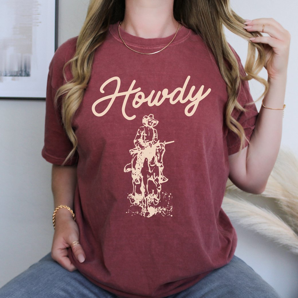 Maroon Howdy Gameday Comfort Colors T-shirt - YaySoiree